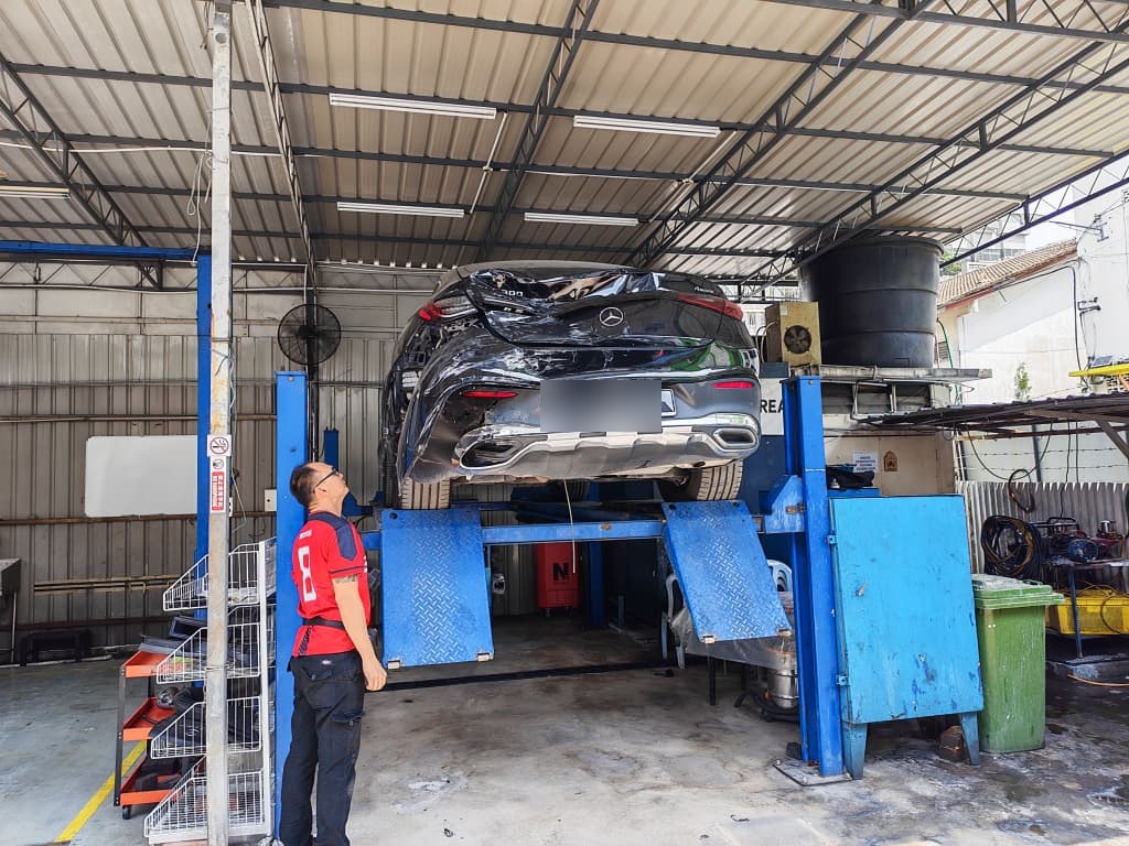 Cardeck body and paint service visual