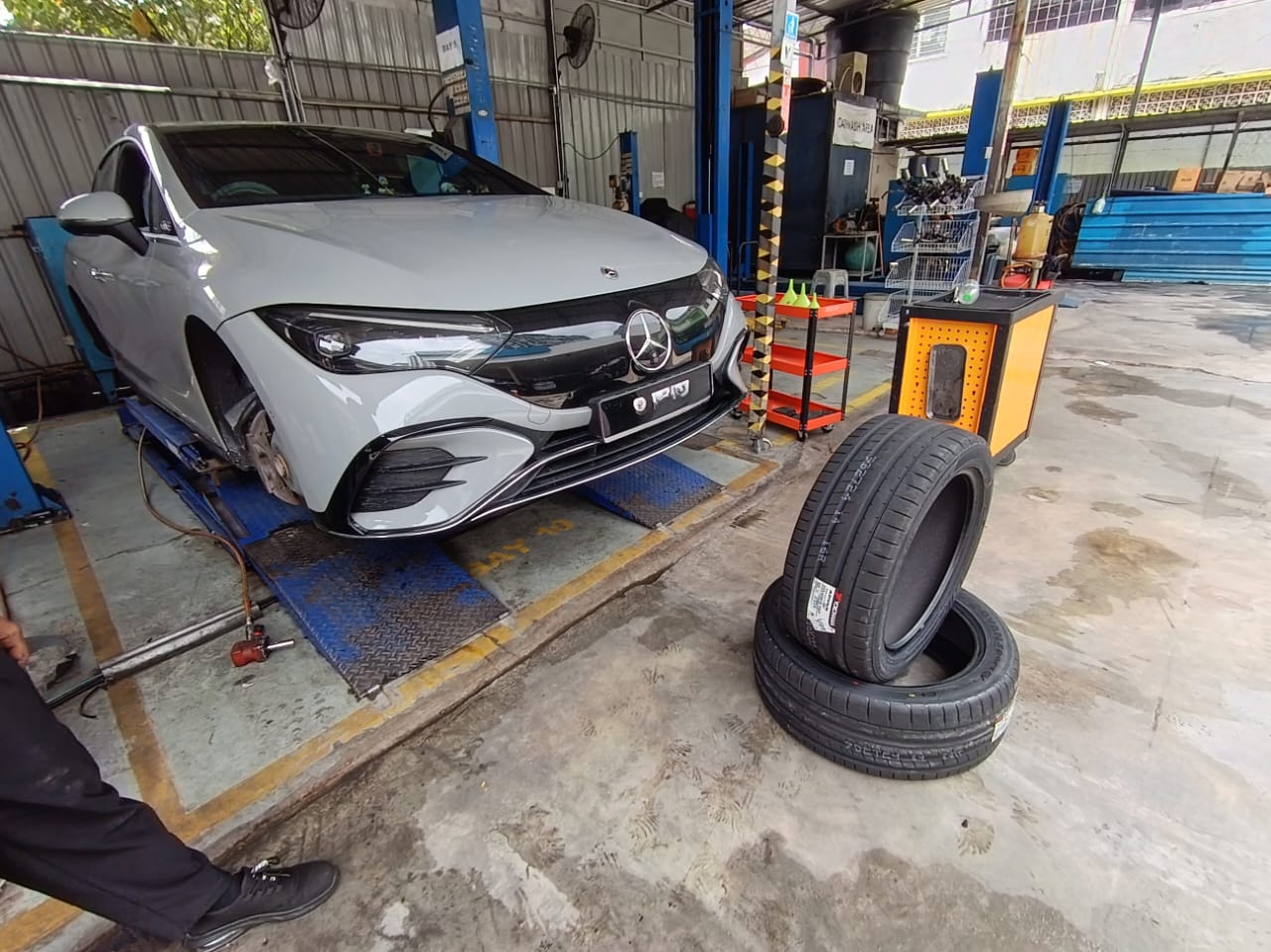 Cardeck tyre service visual
