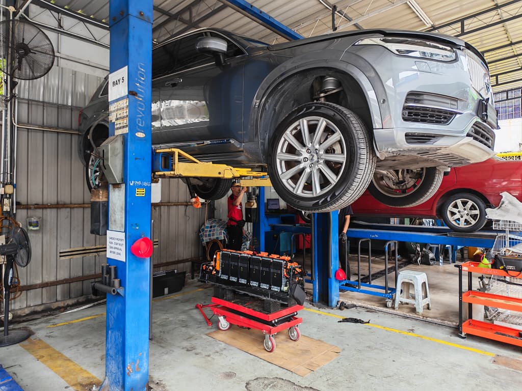 Cardeck electrical and hybrid service visual